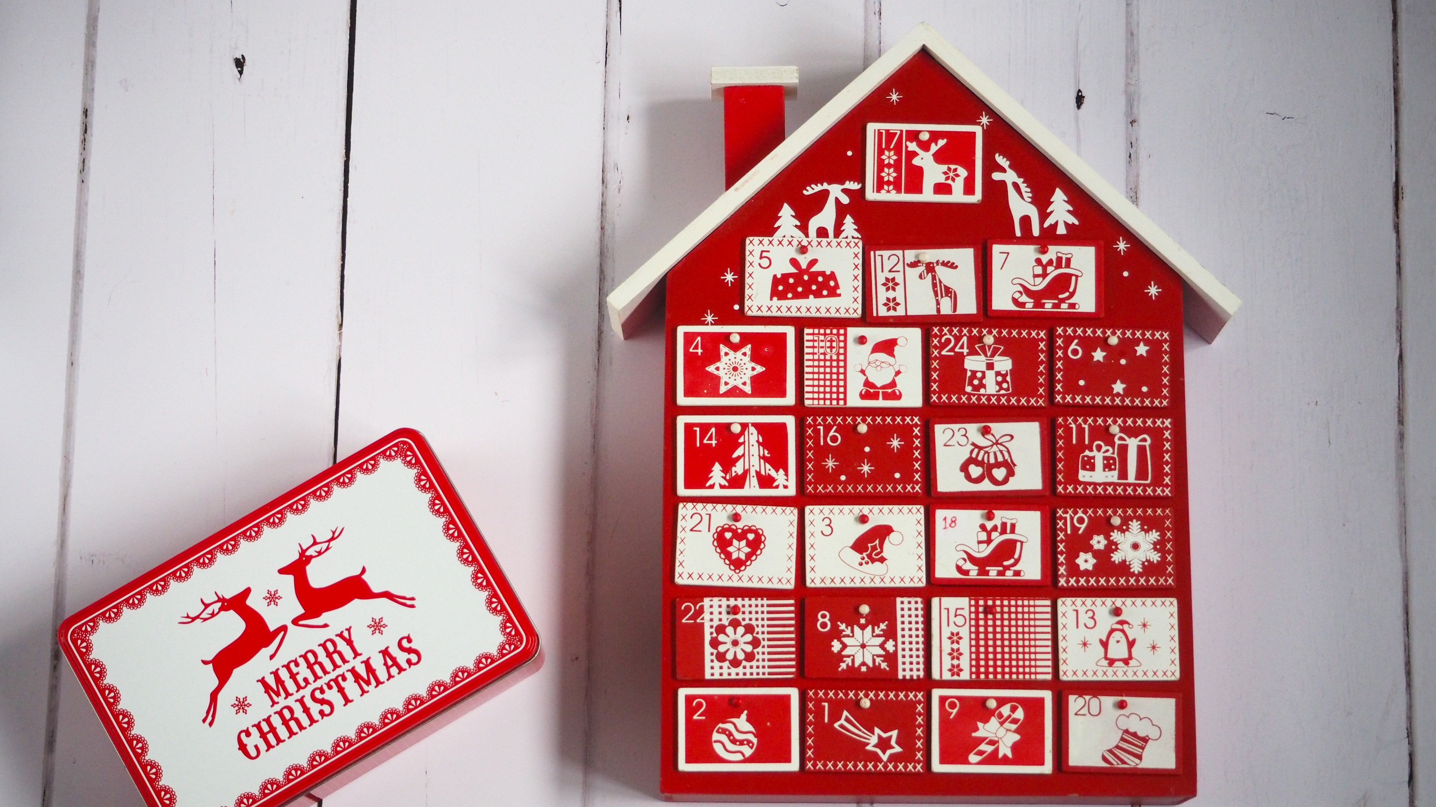 55 Advent Activity Ideas | Looking for something other than chocolate for #advent? How about doing a #daily #activity got the #countdown #to #Christmas
