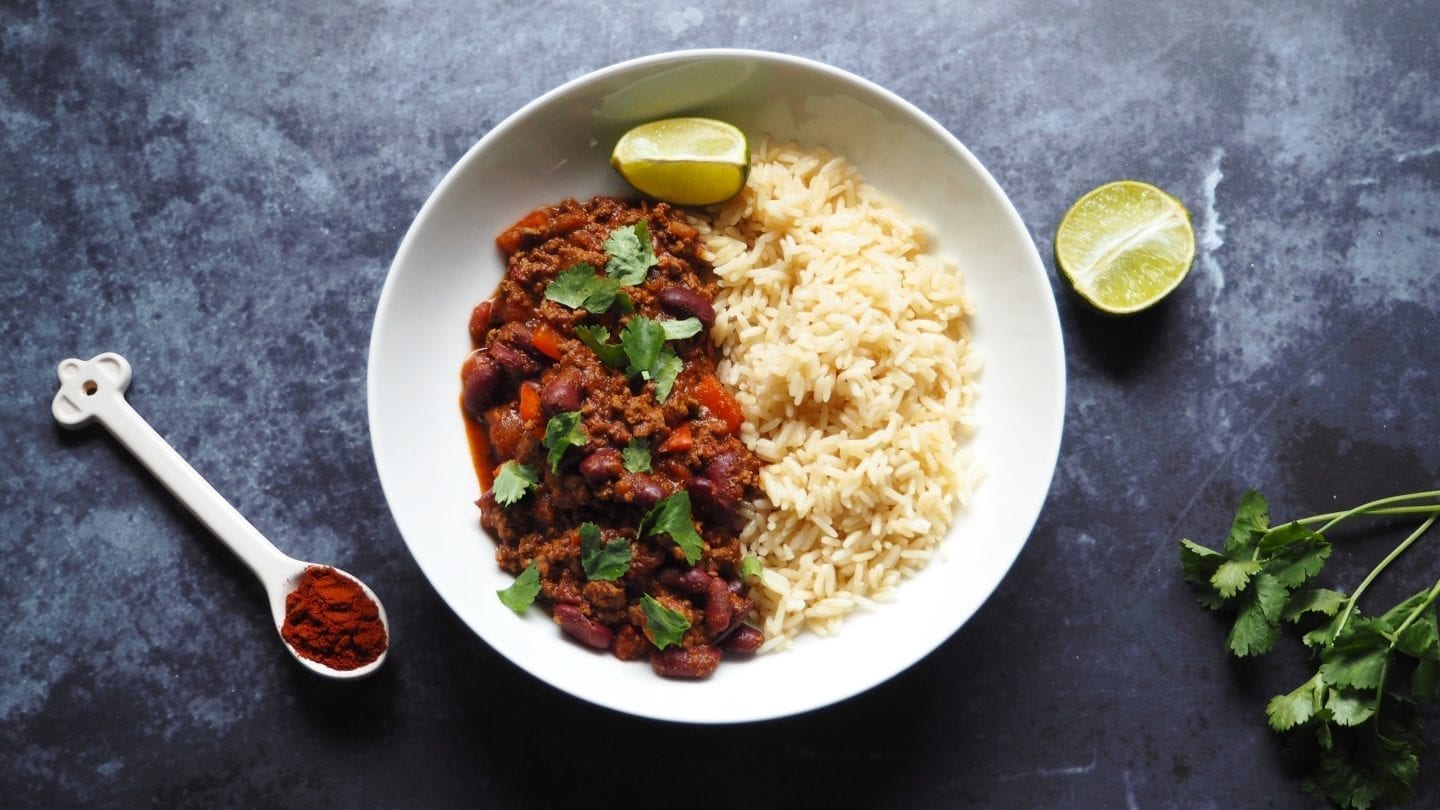 Chilli Con Carne Recipe | #Syn #Free On #SlimmingWorld Minced beef in a spicy tomato sauce with chunky red peppers, onions and red kidney beans. Serve with rice or in a baked potato