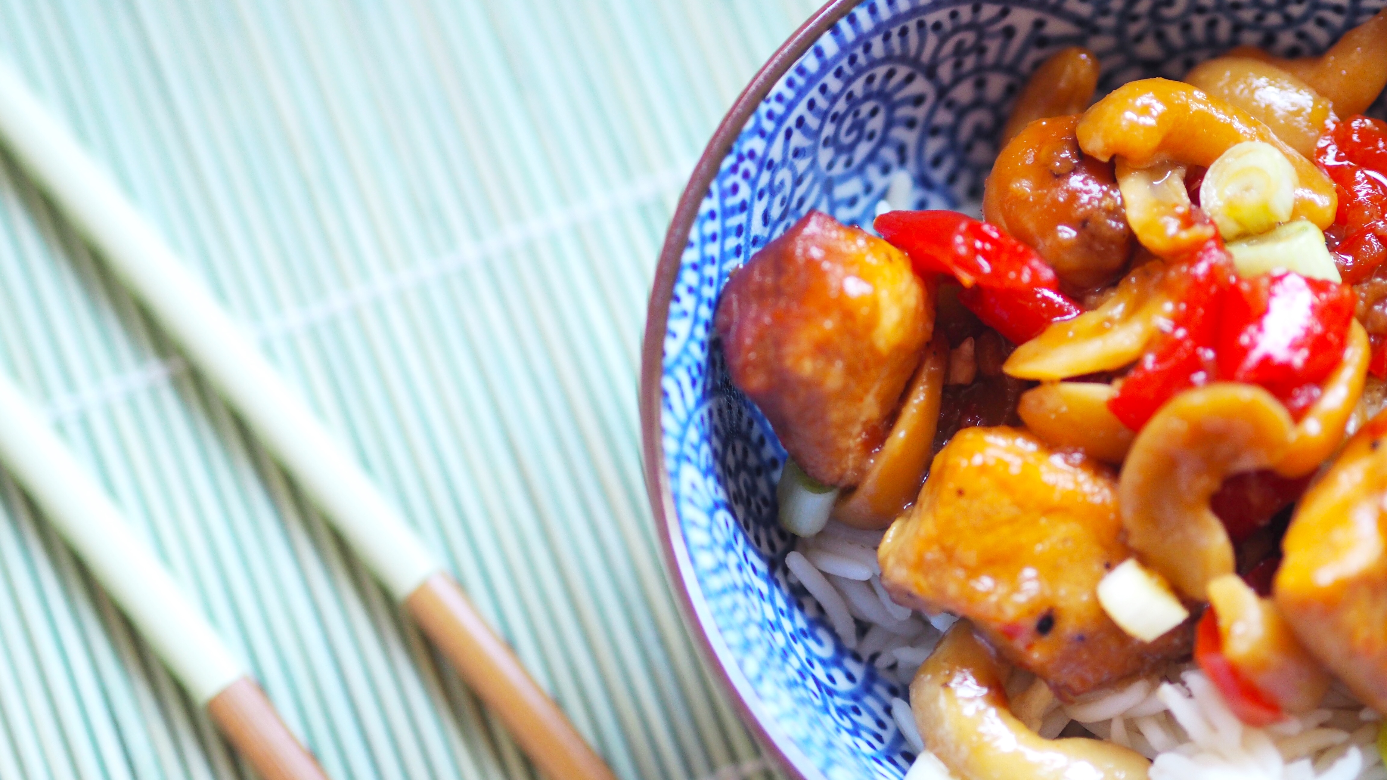 Slow Cooker Cashew Chicken | A gluten free Chinese dish #slowcooker #chinese #food #glutenfree #gfree #dinner #recipes