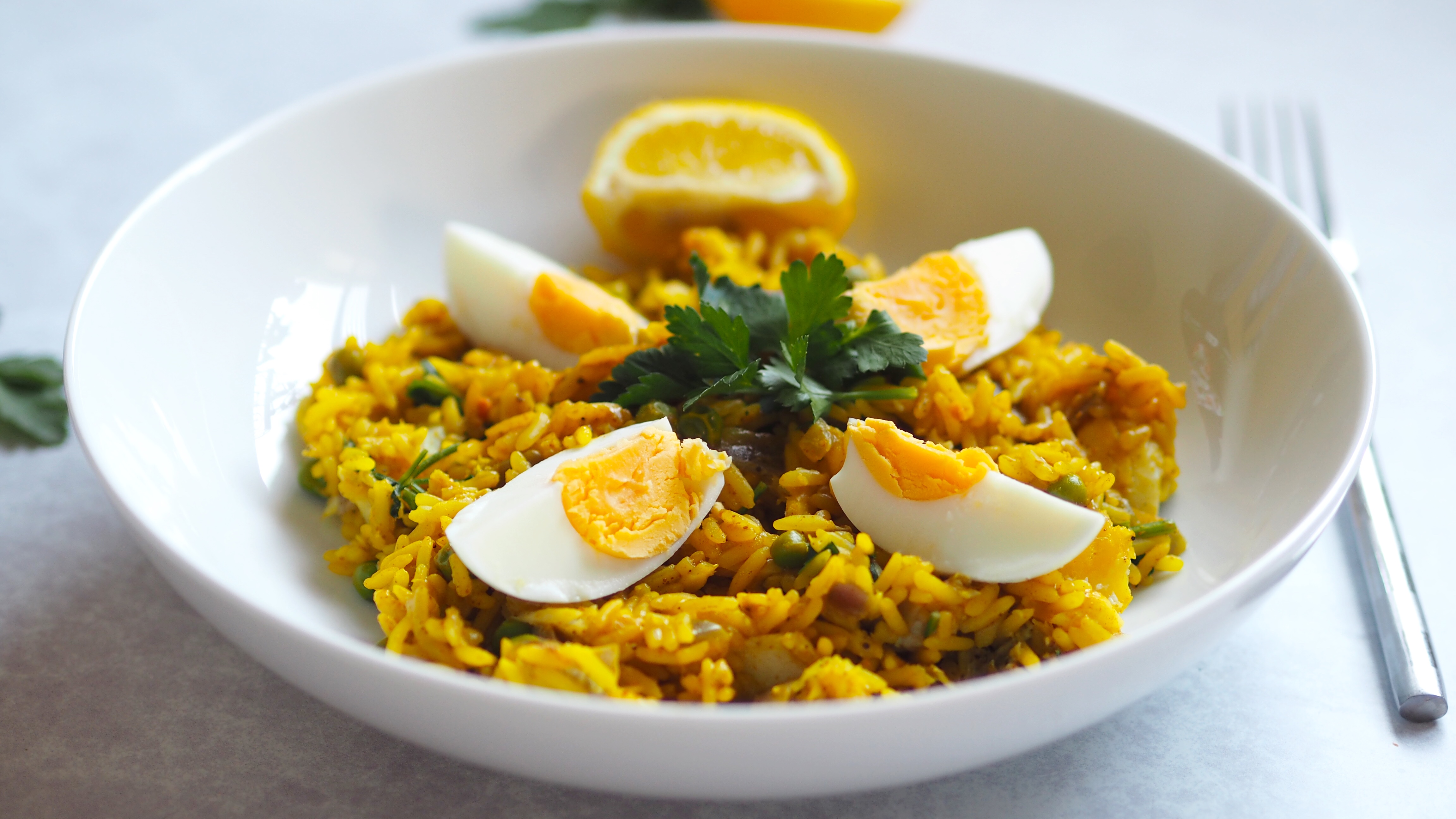 Syn Free Kedgeree | #kedgeree is a spicy rice dish perfect for #breakfast, #lunch or even a weekend #brunch. Also #syn #free on #slimming #world