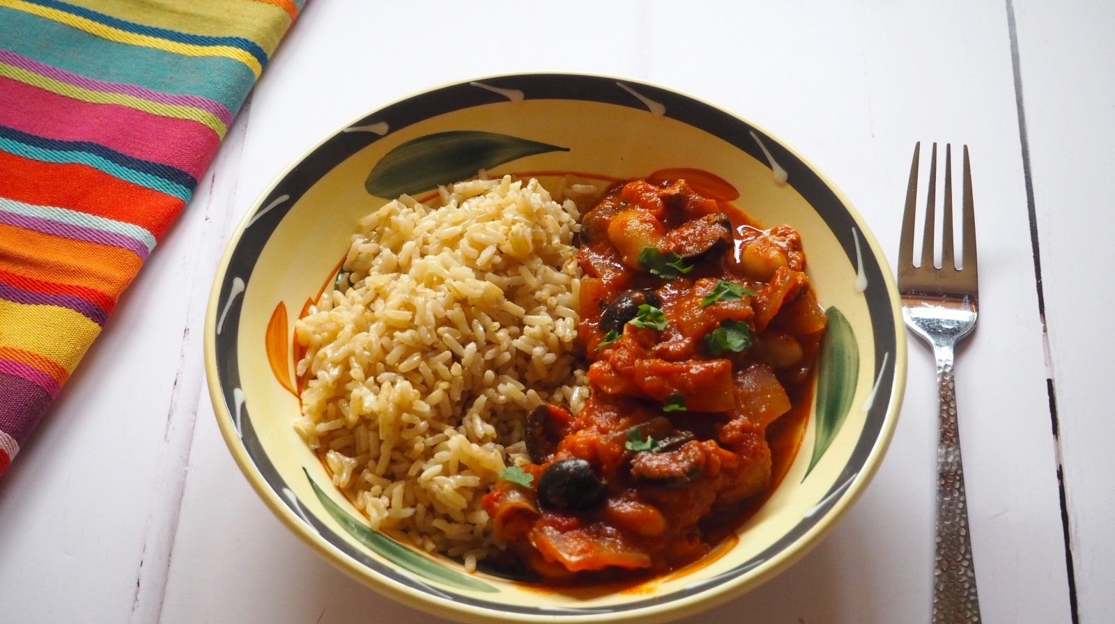 Slow Cooker Spanish Chicken | This Slow Cooker Spanish Chicken is quick and easy to prepare and is ideal for a busy midweek evening. Serve with rice, roasted potatoes or even some crusty bread.